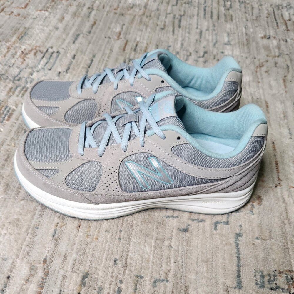 New Balance Women's Cushioned Lace Up Walking Sneakers, Size 8.5